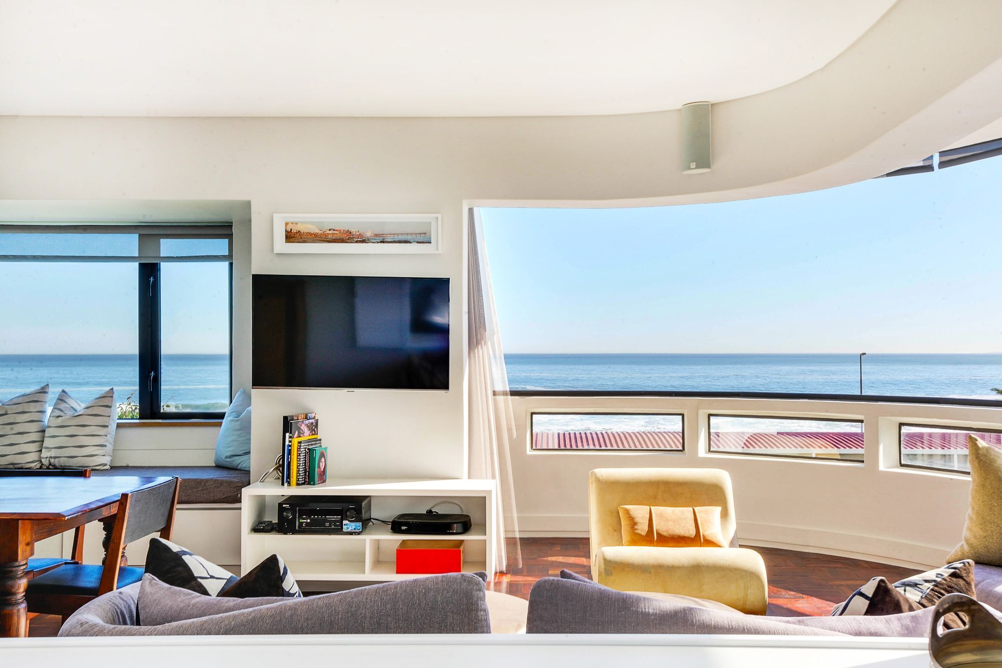 Backup Powered Sea View Apartment On The Promenade Cidade Do Cabo Exterior foto